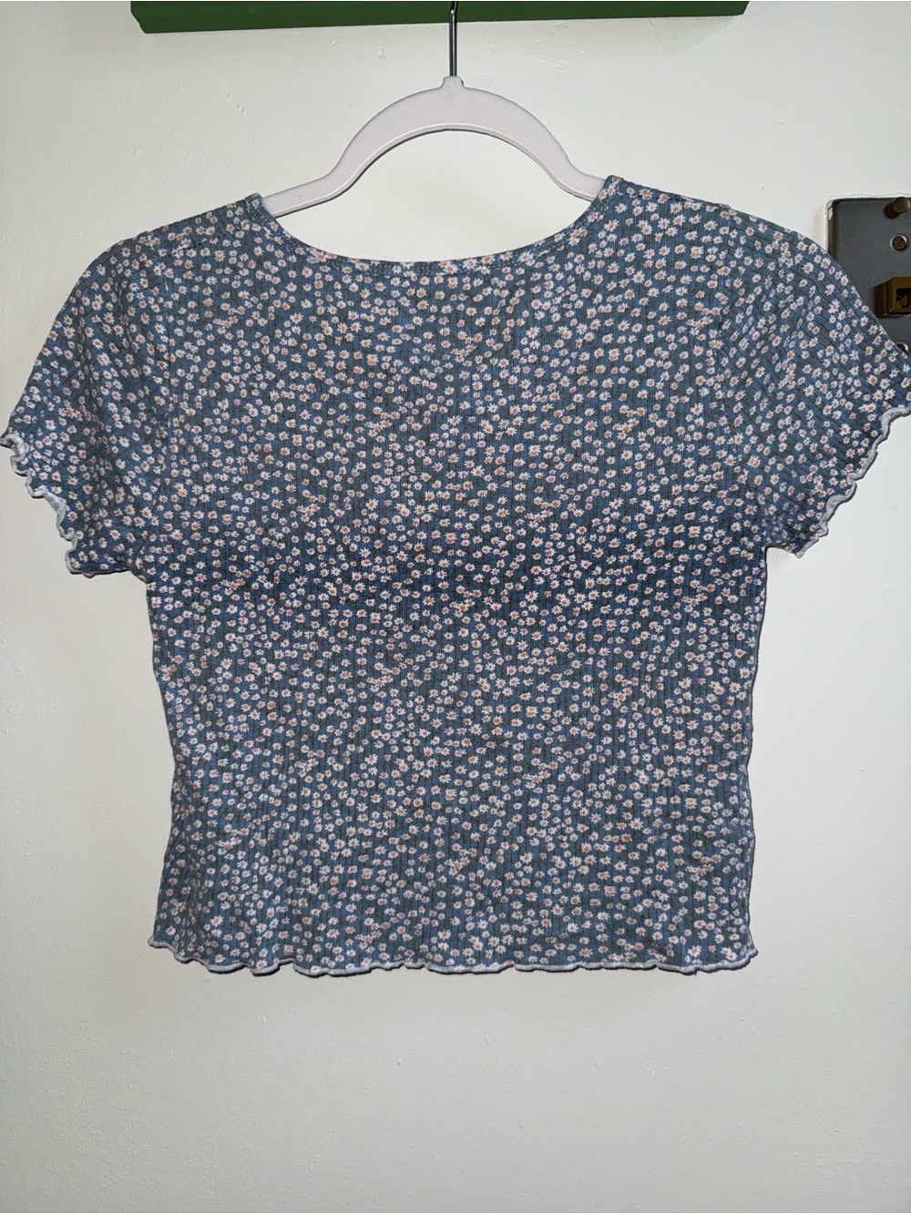 American Eagle Blue Floral Ribbed Snap Front Crop Top Lettuce Edge Large - Picture 4 of 4